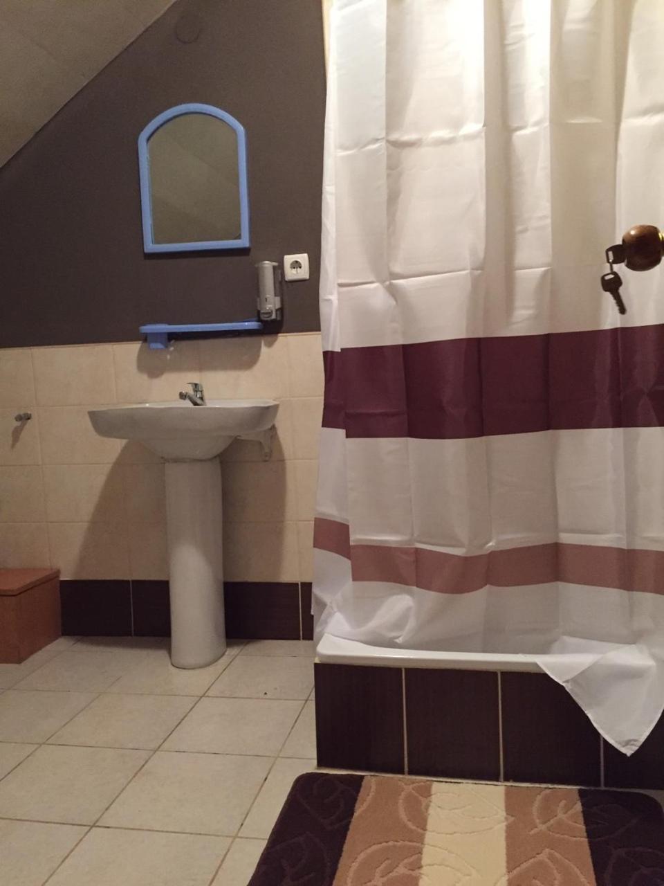 Hostel Vokzal Mukačevo Esterno foto